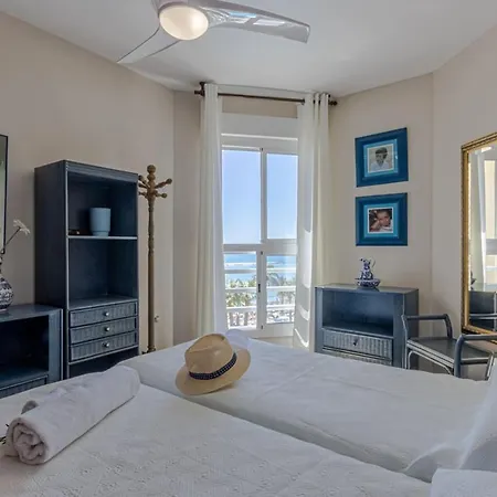 Wonderful With Sea Views Benalmádena